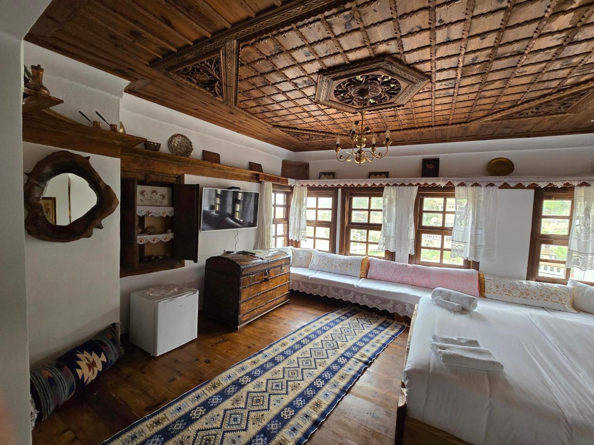 Hotel Ansel Берат Екстериор снимка