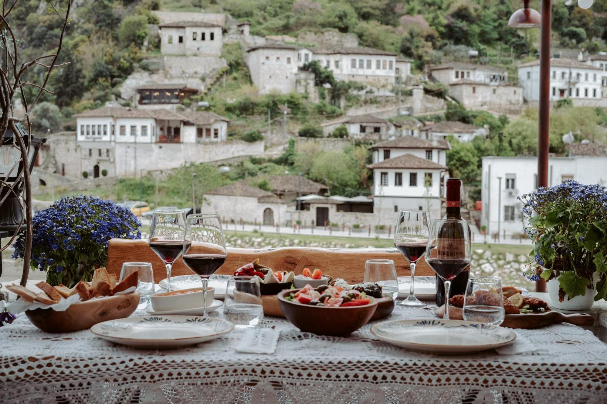 Hotel Ansel Берат Екстериор снимка
