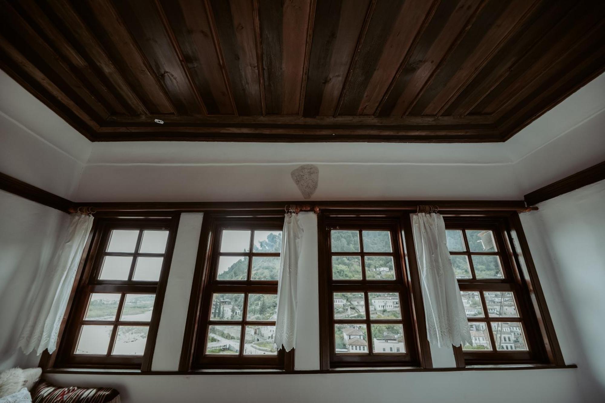 Hotel Ansel Берат Екстериор снимка