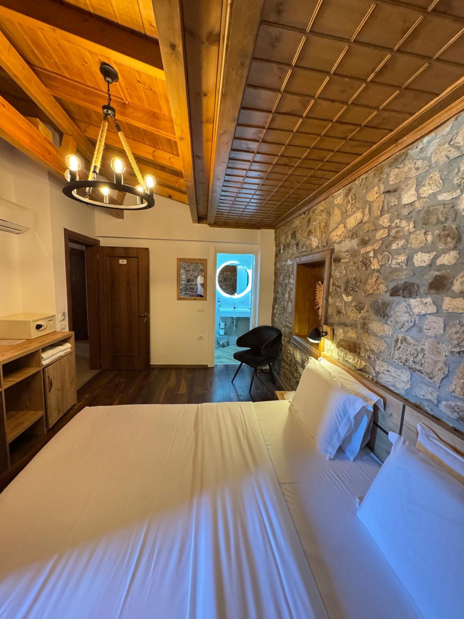 Hotel Ansel Берат Екстериор снимка