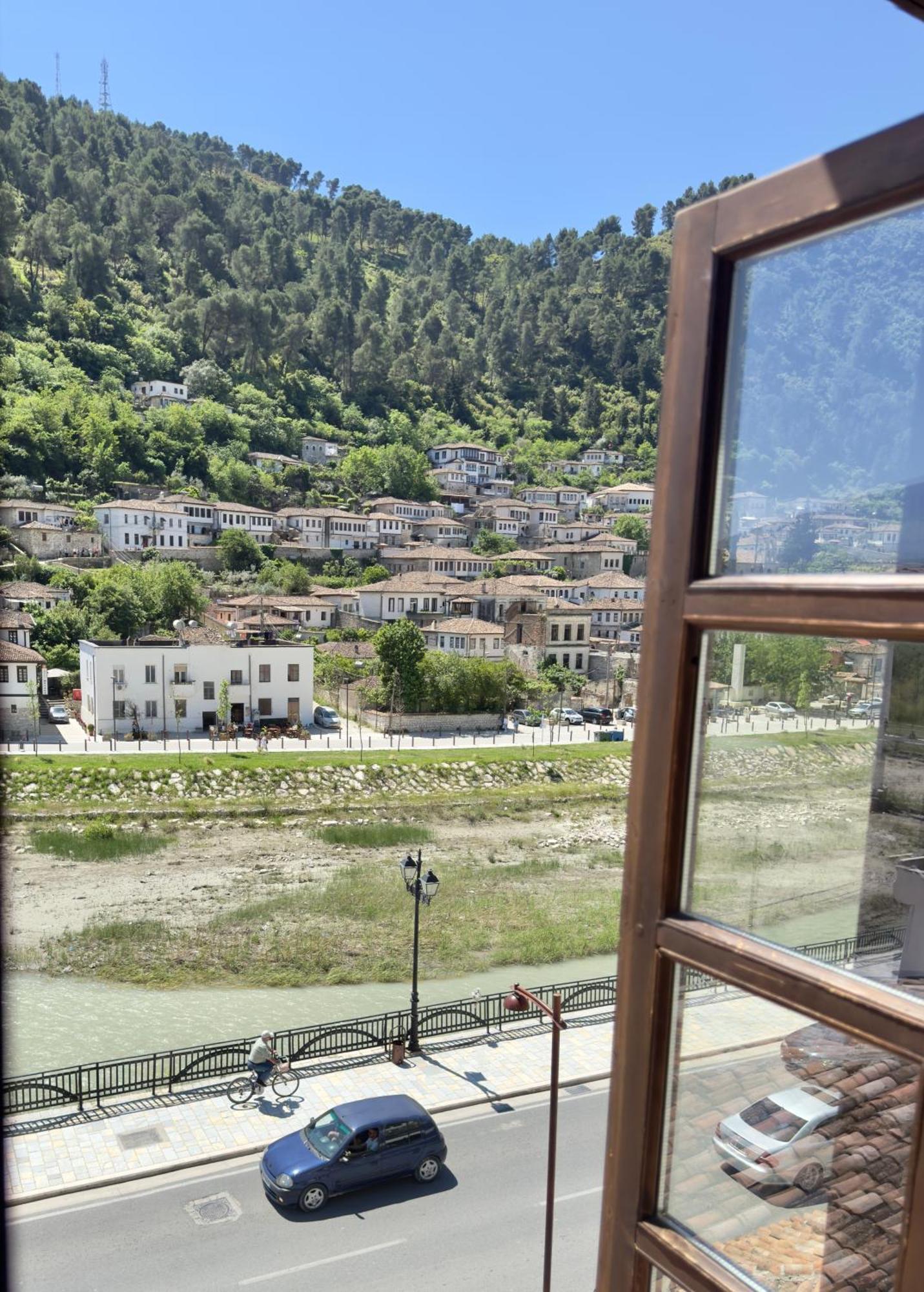 Hotel Ansel Берат Екстериор снимка
